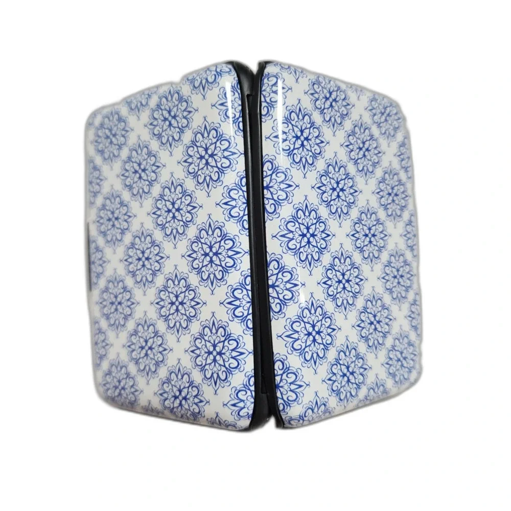 Shell-D RFID Blocking Credit Card Holder NWT White Blue Damask Hard Case Wallet
